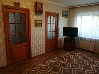 4к квартира, продается вместе с мебелью и бытовой техникой, 63,6 кв.м. центр Читы, отл. состояние